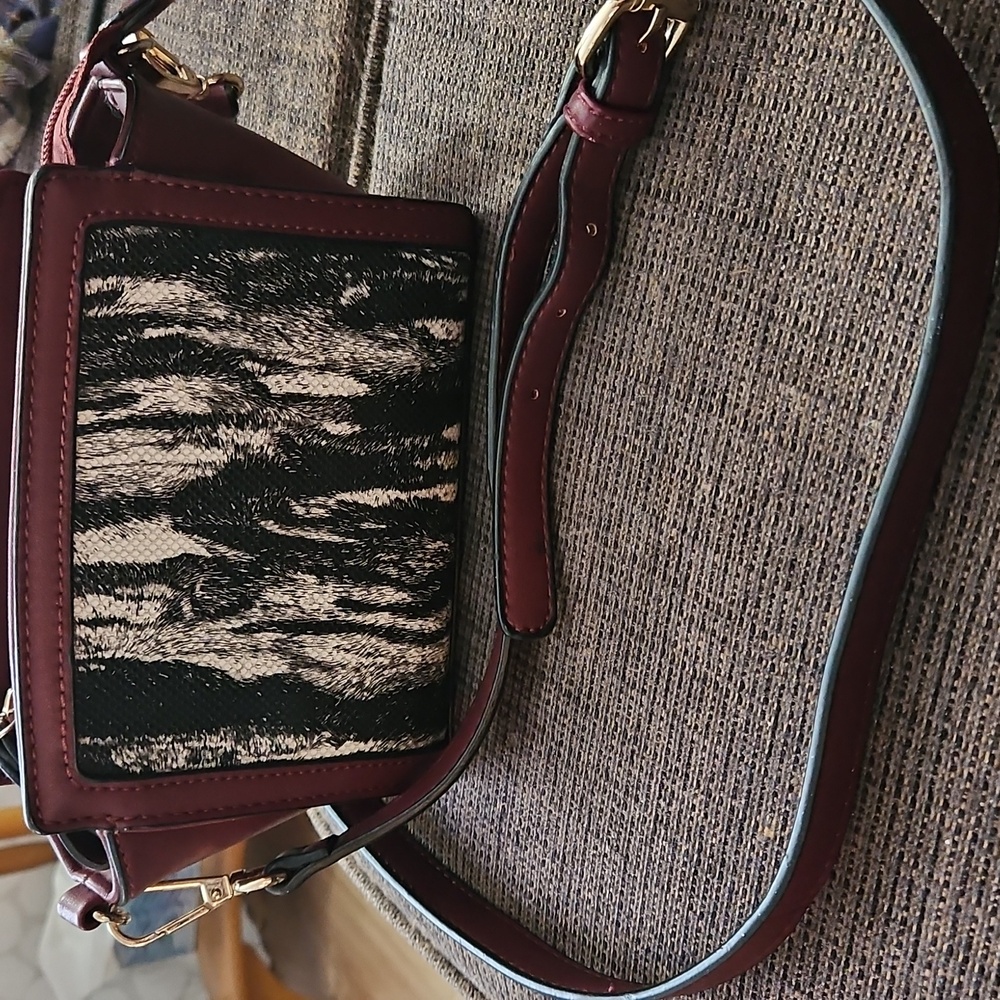 Vegan Leather Crossbody Adjustable Strap Maroon Snakeskin Bag